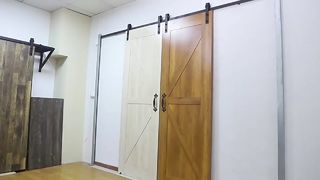 জে-আকৃতির শস্যাগার দরজা সাসপেনশন রেল হার্ডওয়্যার আনুষঙ্গিক সেট, স্লাইডিং স্লাইডিং স্লাইডিং দরজা, নীরব গাইড