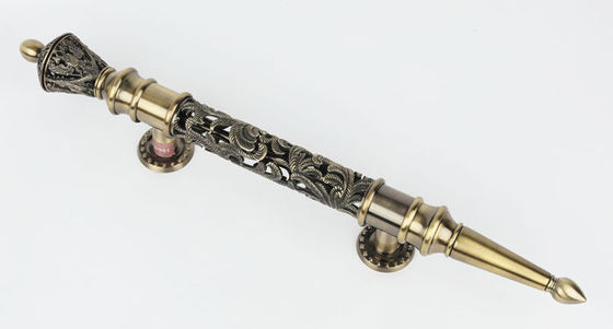 রান্নাঘরের ভিনটেজ ডোর হার্ডওয়্যার পুল হ্যান্ডলগুলি পুল এক্সটার্নাল আলমারি ফ্লোরাল ওপেনওয়ার্ক প্যাটার্ন 24K