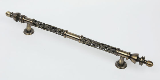 ফার্নিচার লাইট লাক্সারি হার্ডওয়্যার পুল হ্যালো ফ্লাওয়ার আকৃতির 24K গোল্ড প্লেটেড হ্যান্ডেল